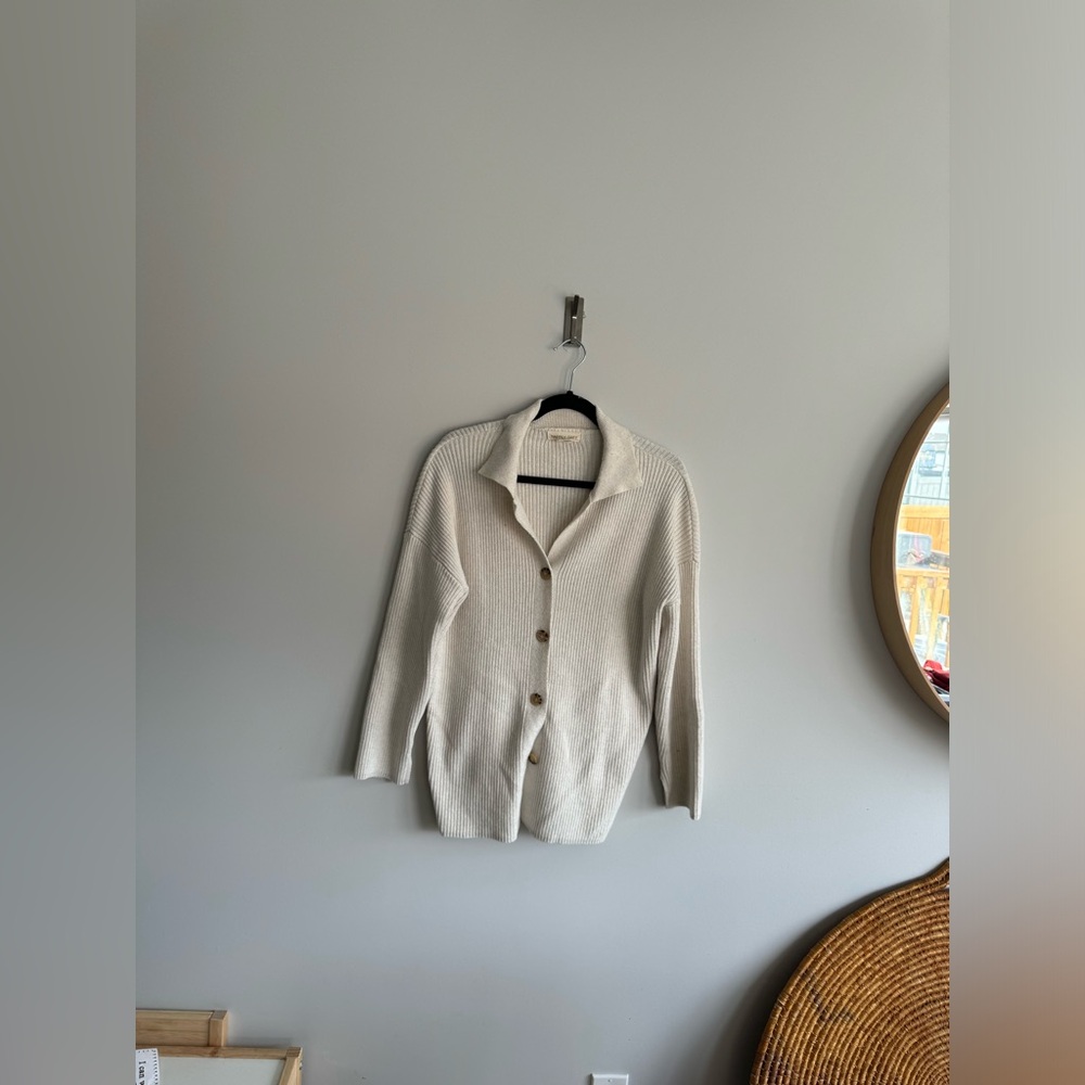 Happily grey small cream sweater